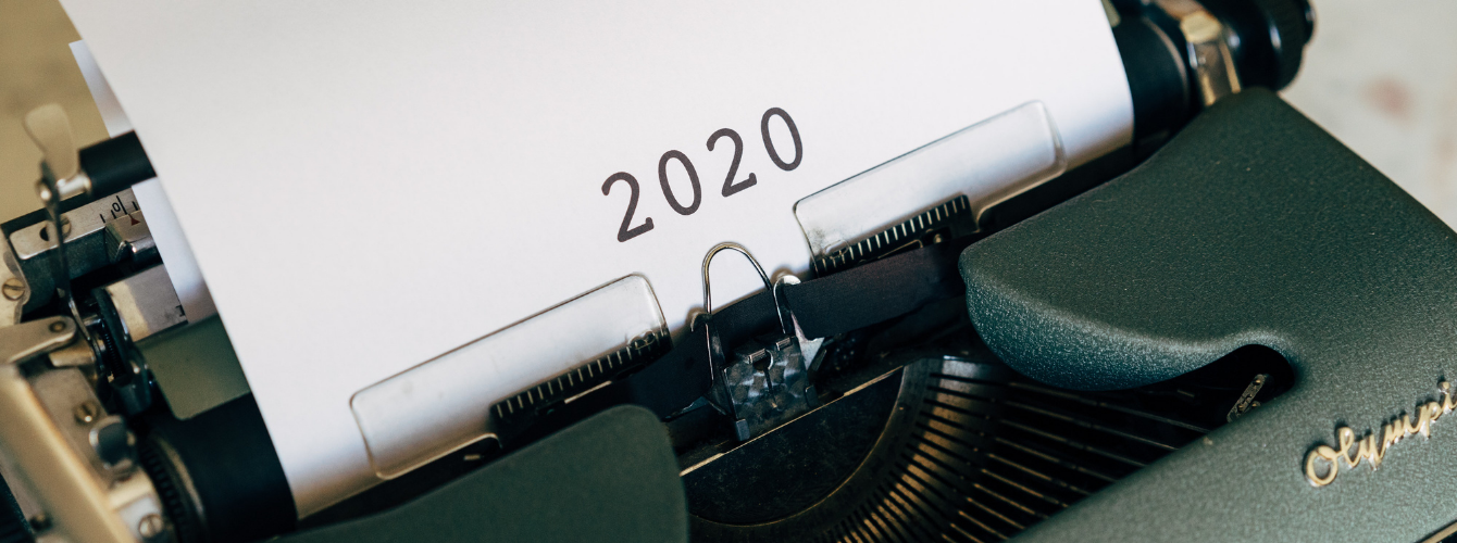 Typewriter with 2020 letter